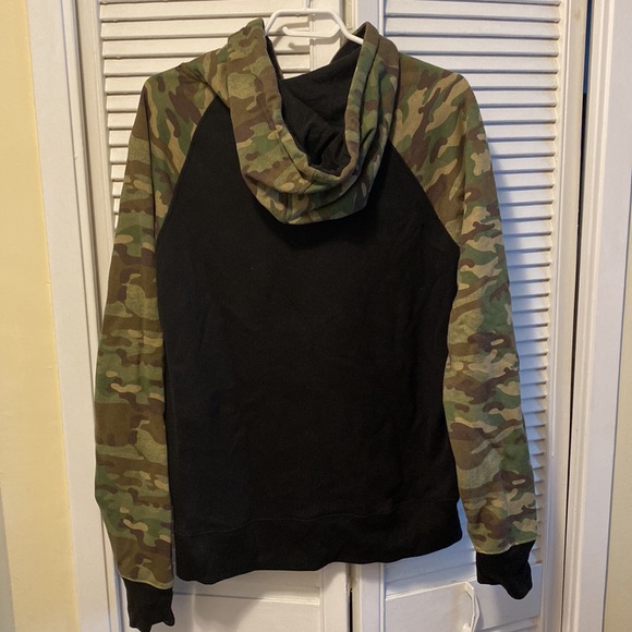 Chicago Bulls Camouflage Hoodie - Picture 2 of 2